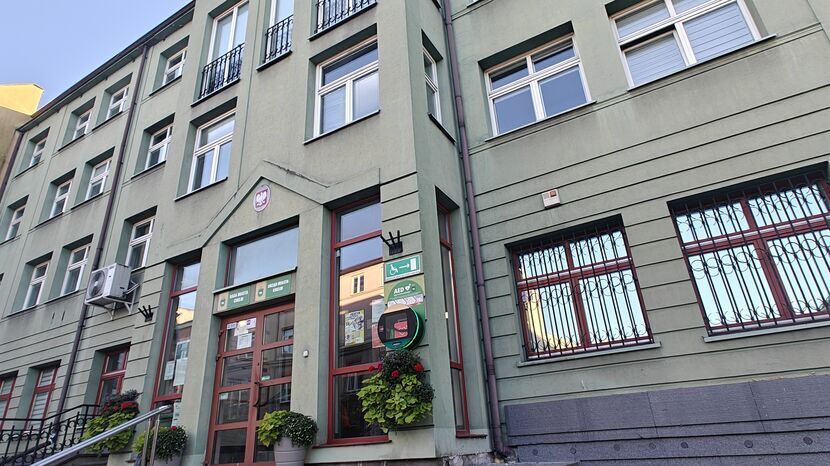 Miała usuwać miejskie buble – a tymczasem sama stała się absurdem. 15 października prezydent Jakub Banaszek rozwiązał Komisję ds. absurdów infrastrukturalnych 