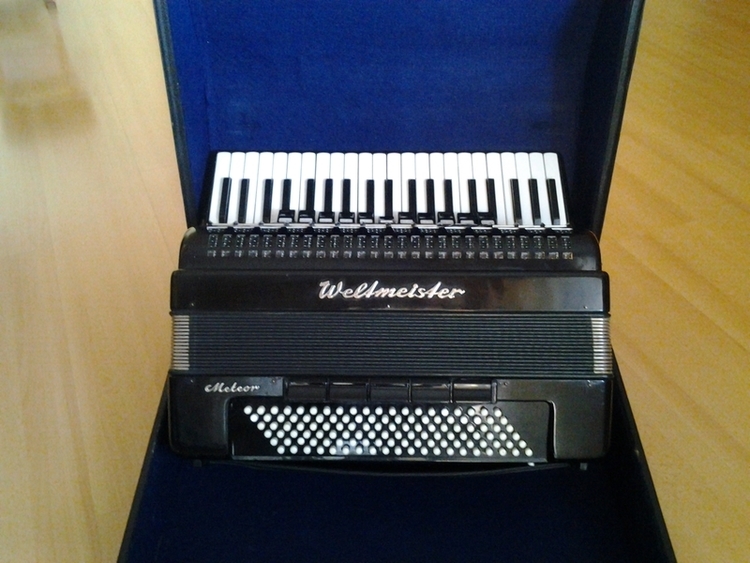 akordeon Weltmeister Meteor 120 basow